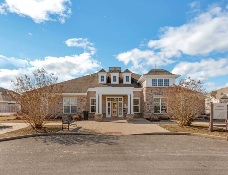 Photos of Apartments & Amenities Stafford Preserve